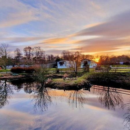 Готель Deeside Holiday Park Maryculter Екстер'єр фото