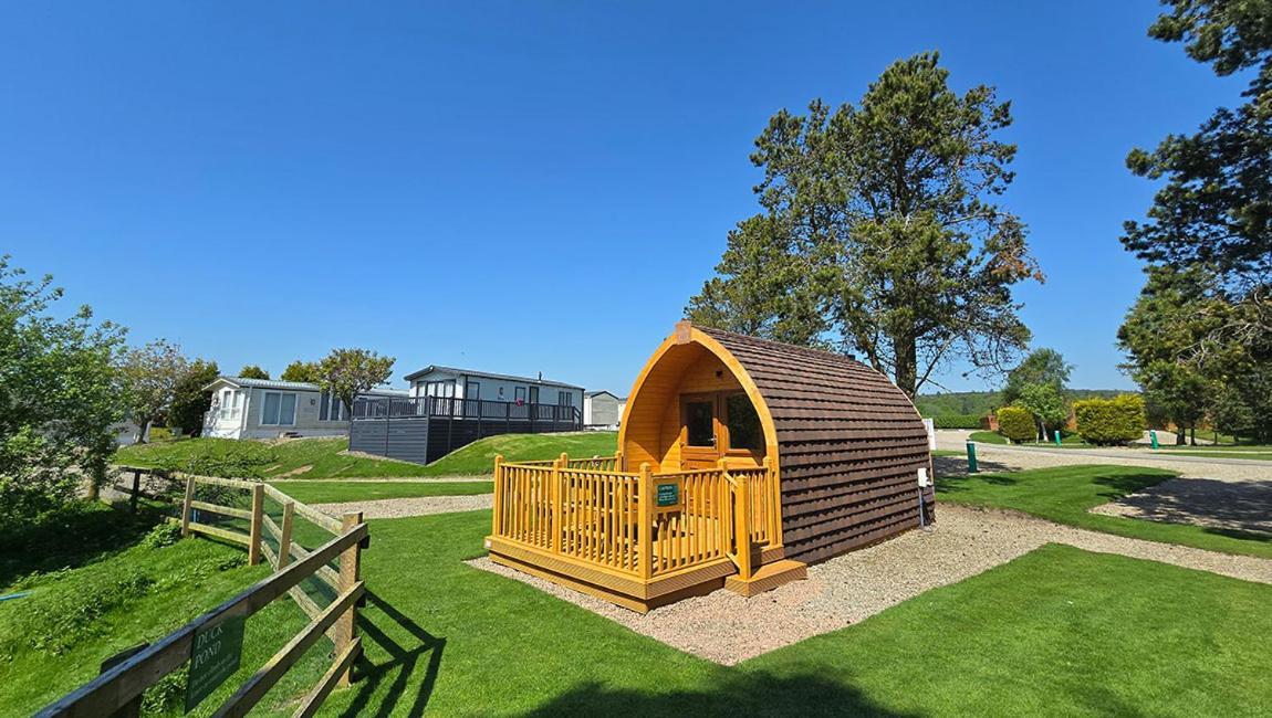 Готель Deeside Holiday Park Maryculter Екстер'єр фото