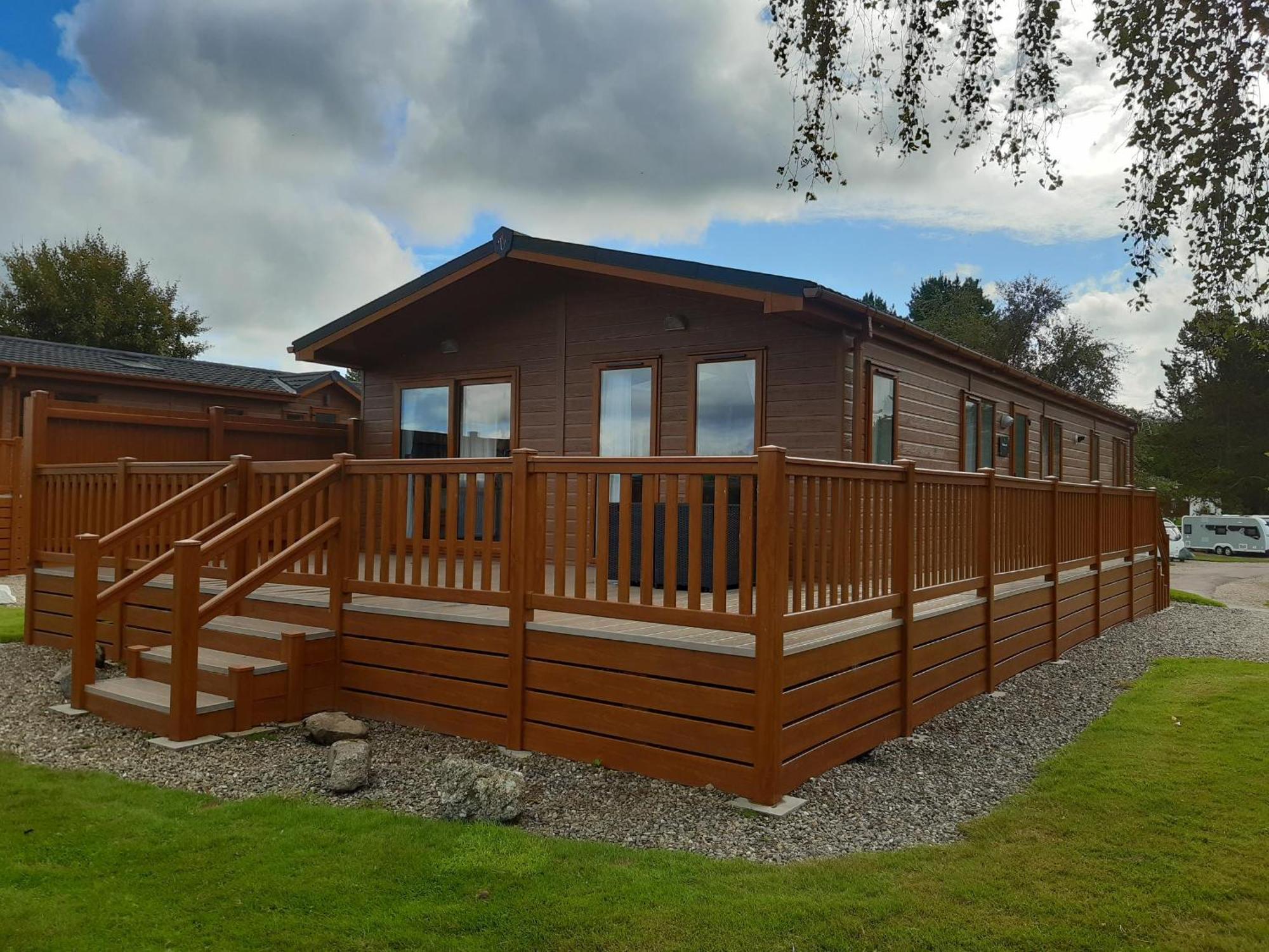 Готель Deeside Holiday Park Maryculter Екстер'єр фото